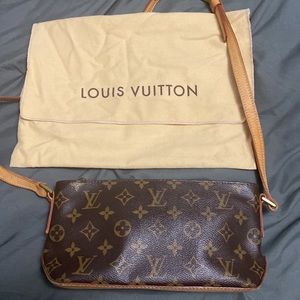 Auth Louis Vuitton Monogram Trotteur Shoulder Bag